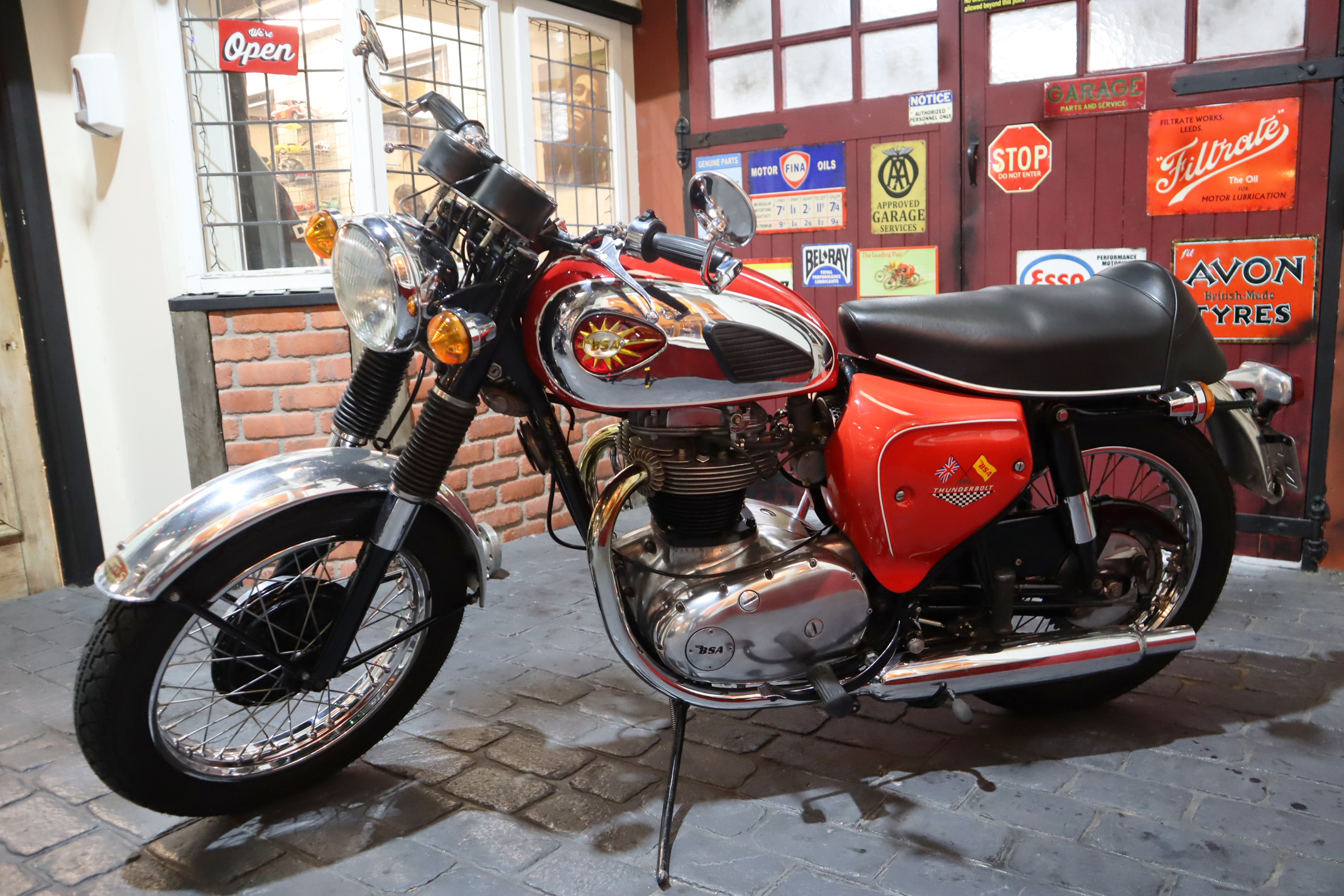 1963 A65 Thunderbolt
